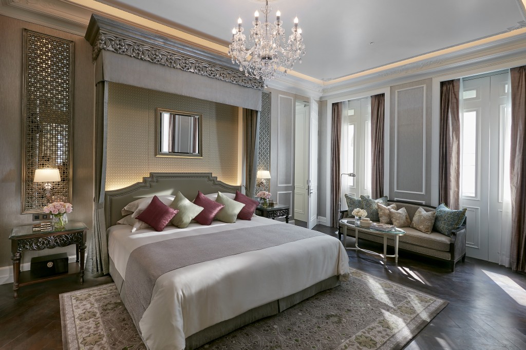 bangkok-16-suite-ambassador-bedroom